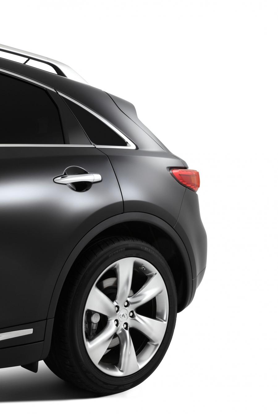  Infiniti FX30d S 2010 года  (фото 13 из 28)